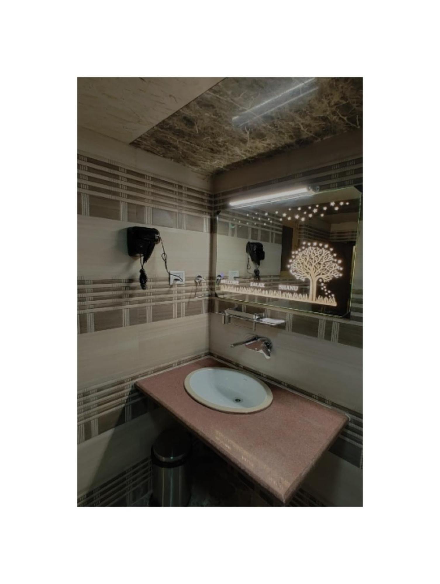 Hotel Shanu Premium Gulmarg Ngoại thất bức ảnh